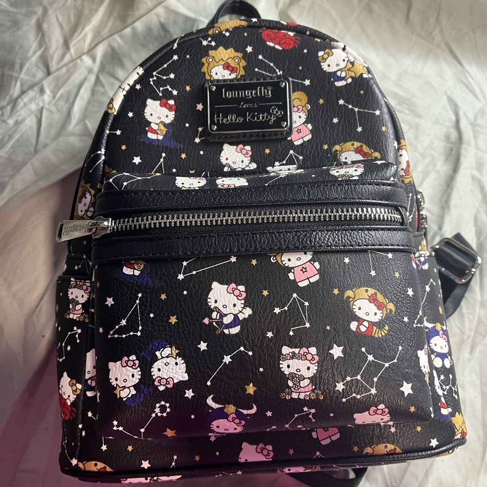 Lounge fly hello Kitty, zodiac backpack